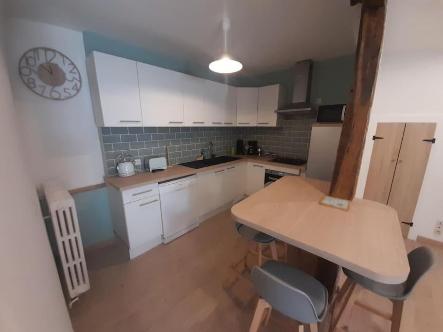 Maison De Rue: Auch Exterior foto